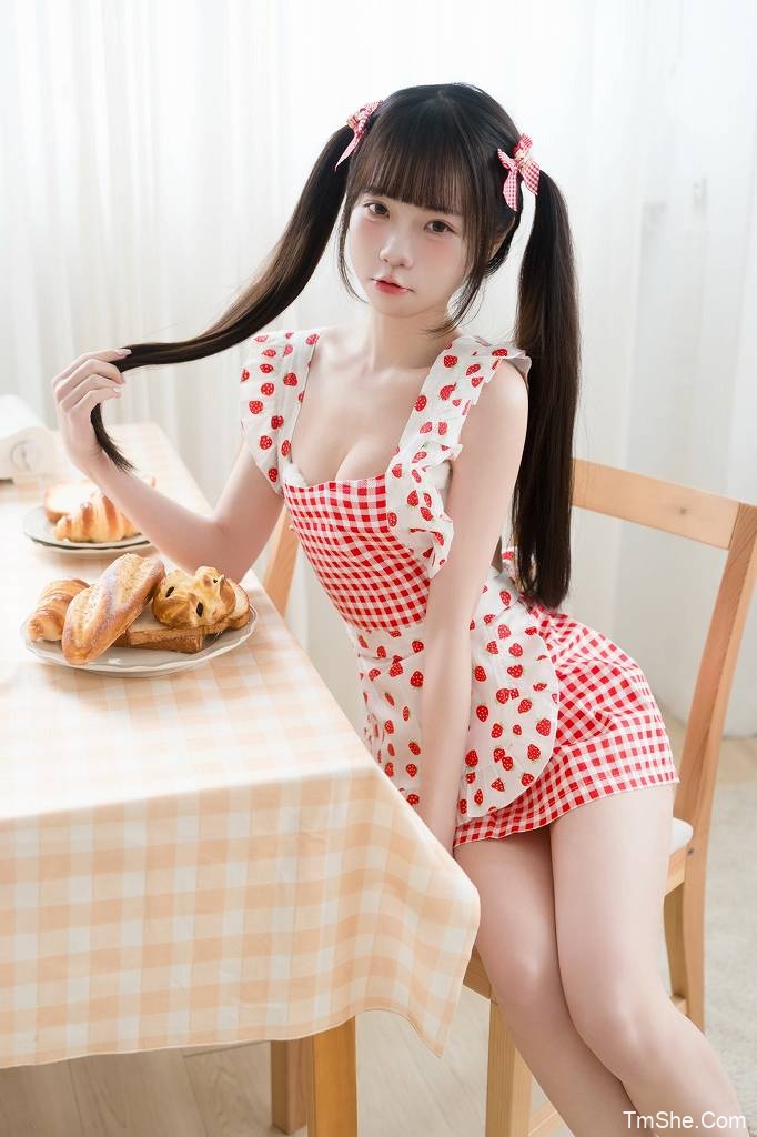 「可可小白兔」生日限定 – 一起做蛋糕吗(77P/625MB)-猫萌