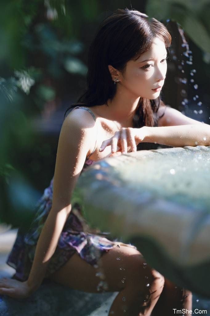 「蠢沫沫」摄影作品 – 水池碎花裙(27P/676MB)-猫萌
