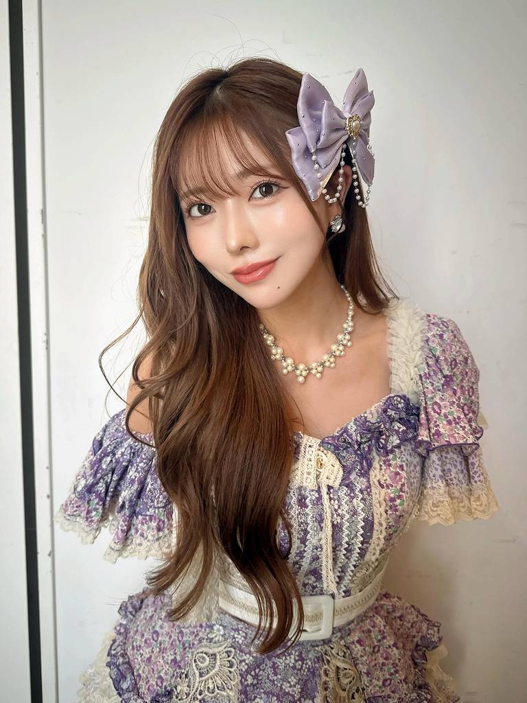 姐系气质拉满雪乃椛铃,清纯偶像团里迷人又性感的大姐姐-猫萌